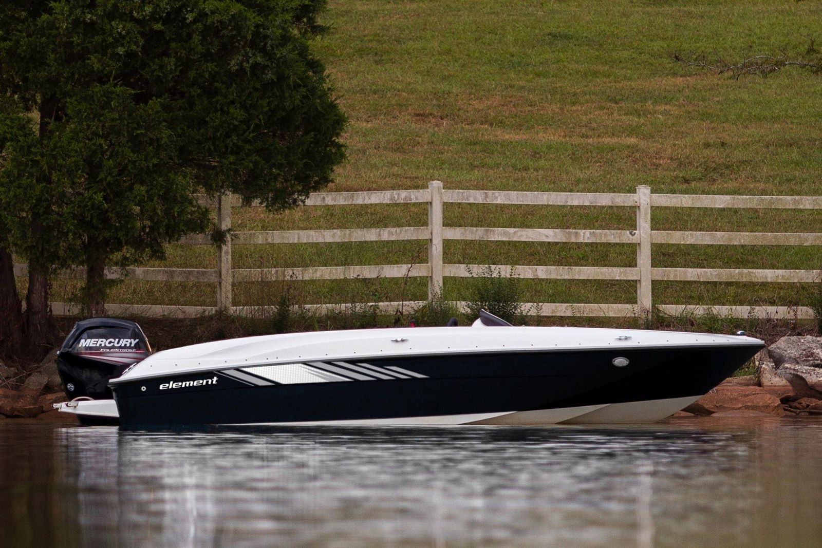 Bayliner Element E18