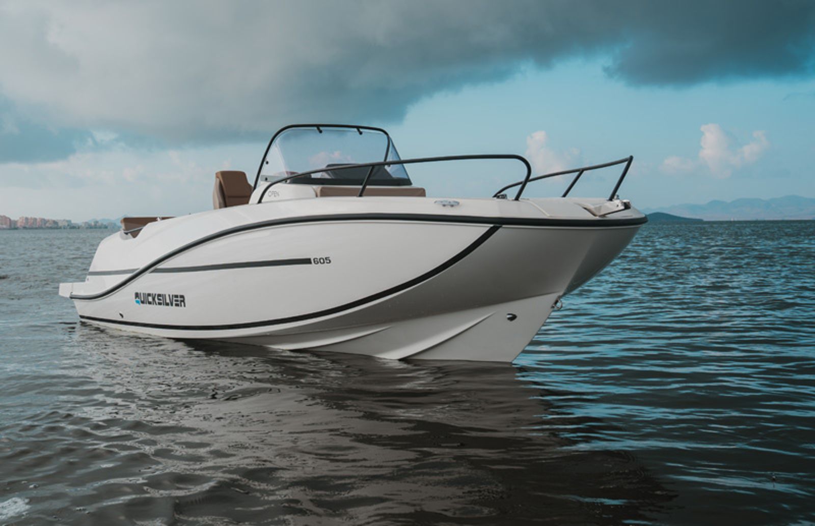 Quicksilver Activ 605 Open