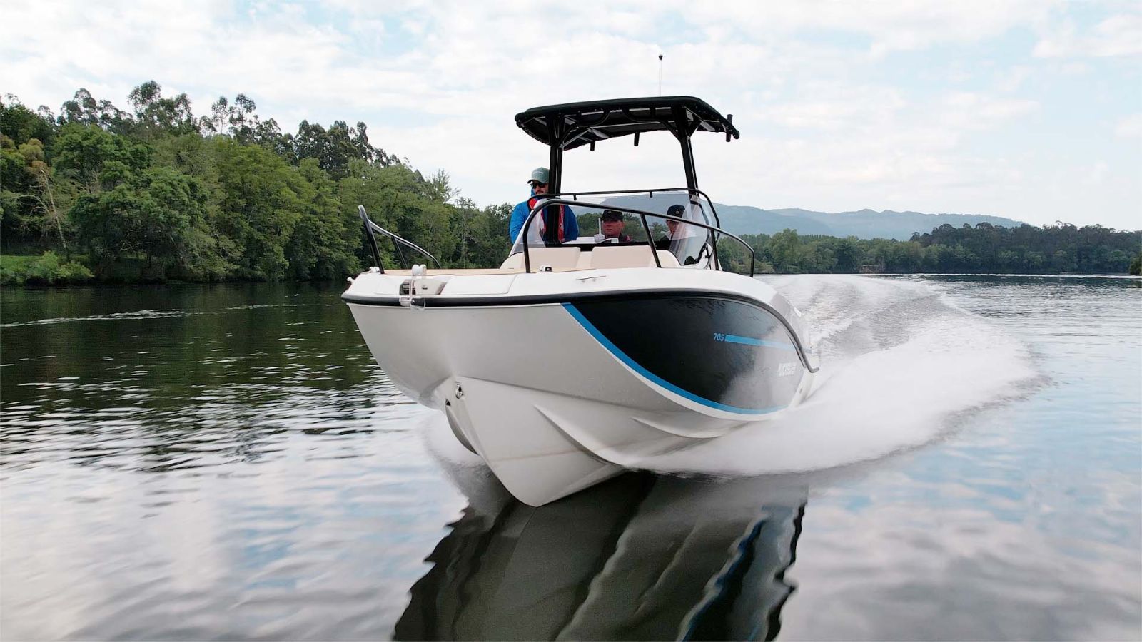 Quicksilver 705 Open