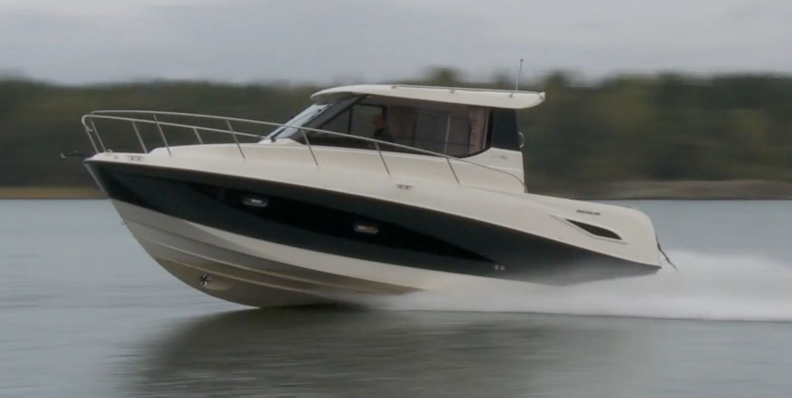 Quicksilver Activ 855 Cruiser