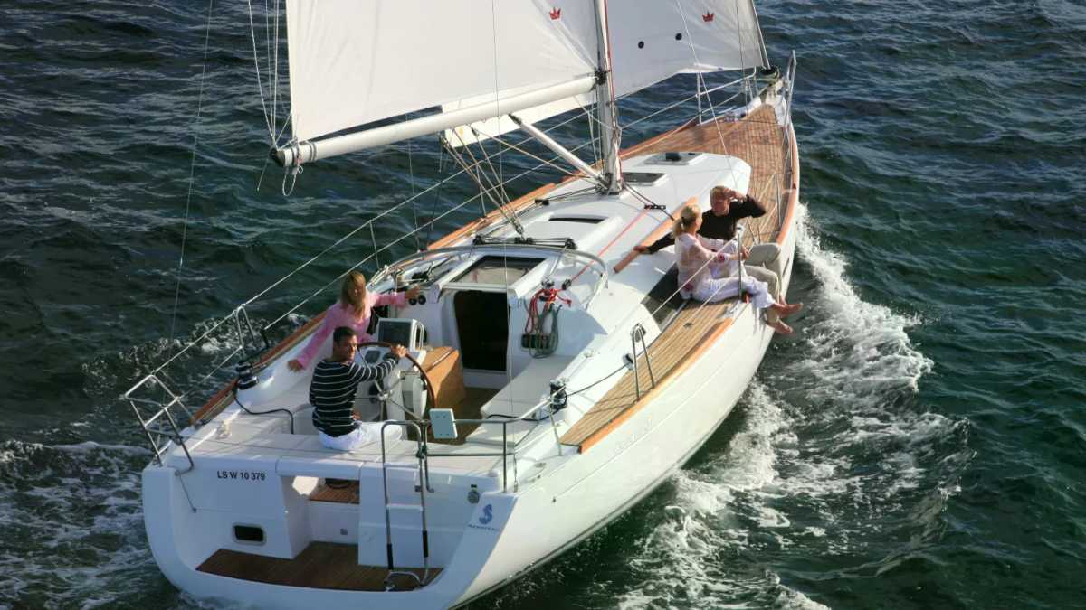 Beneteau Oceanis 37