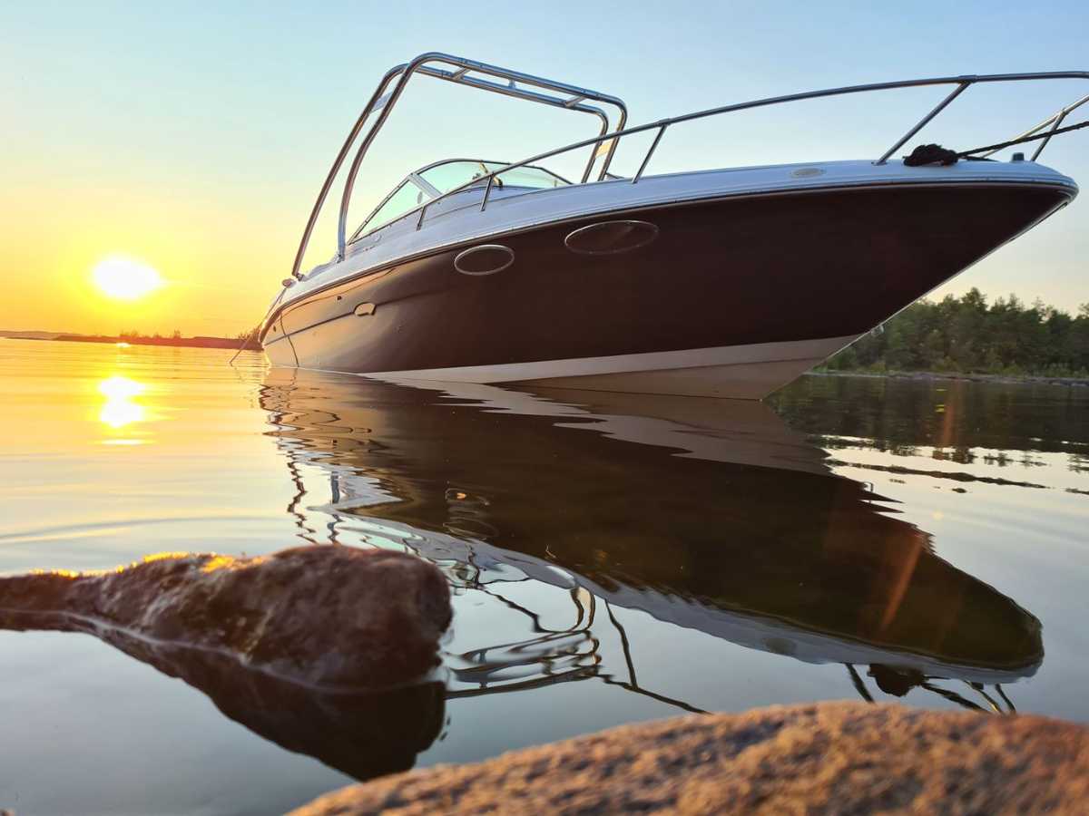 Sea Ray 230 Overnighter