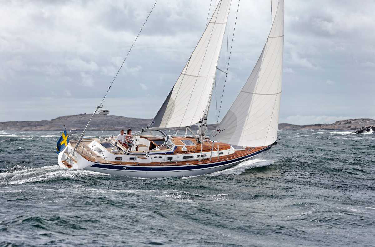 Hallberg-Rassy 43