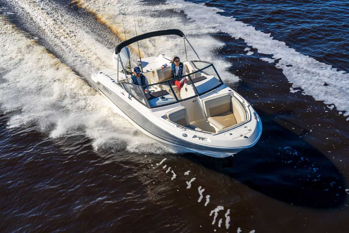 Boston Whaler 210 Vantage