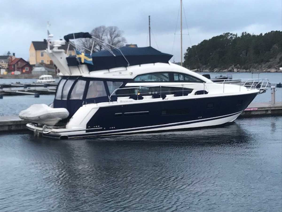 Fairline Squadron 42