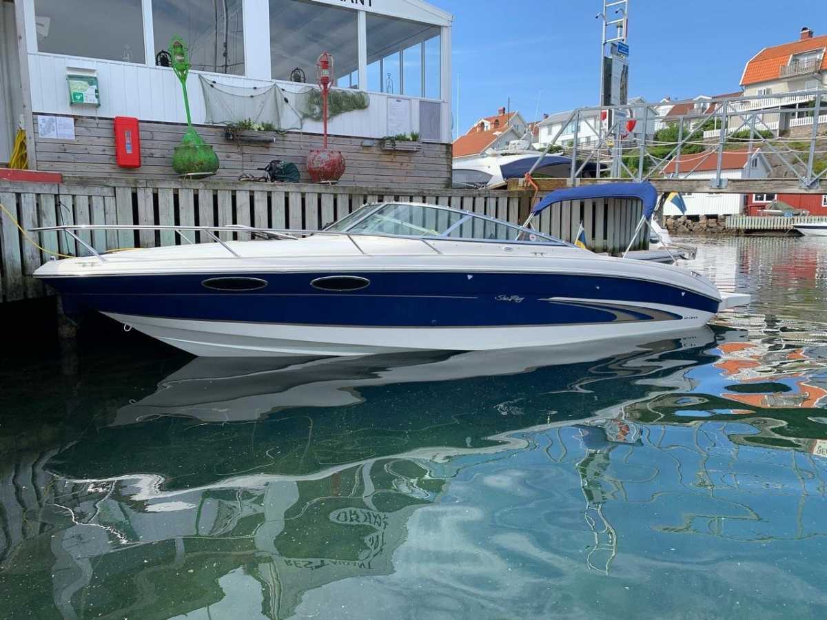 Sea Ray 230 Overnighter
