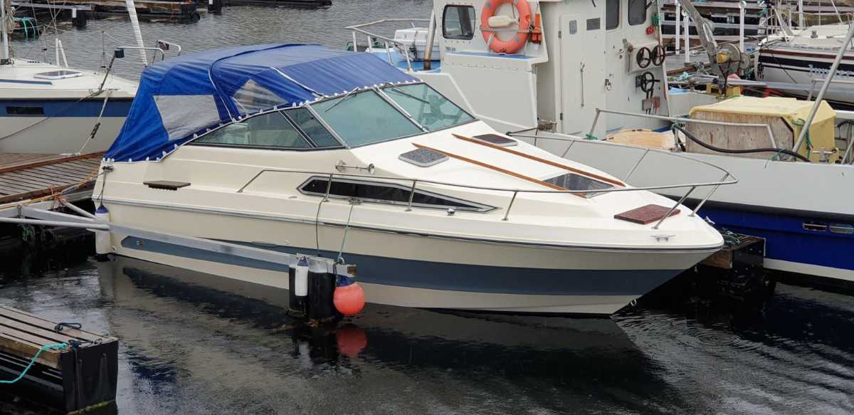 Sea Ray 230 Weekender