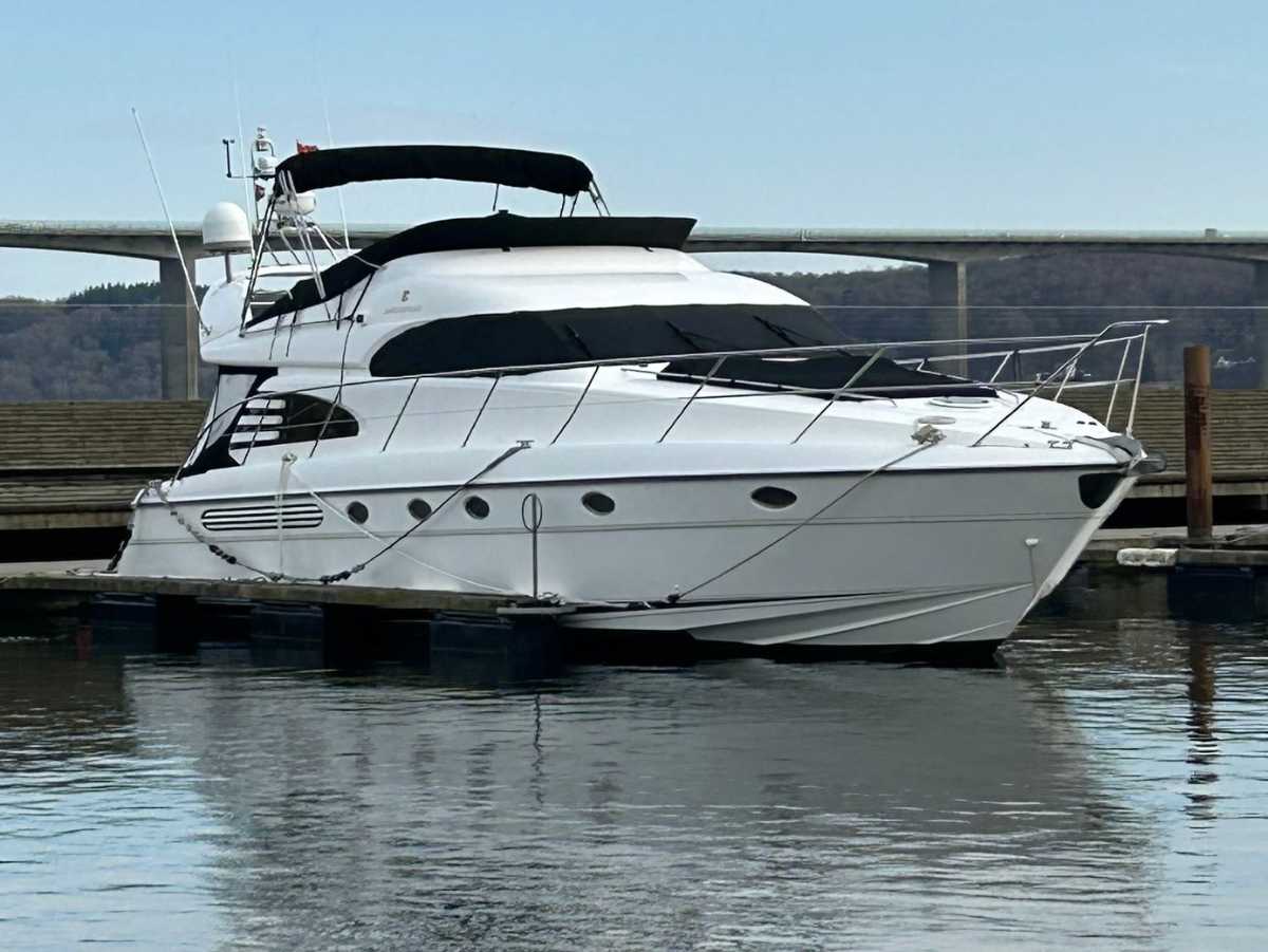 Fairline Squadron 55