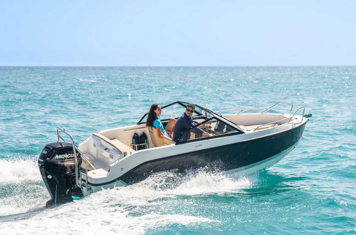 Quicksilver Activ 555 Bowrider