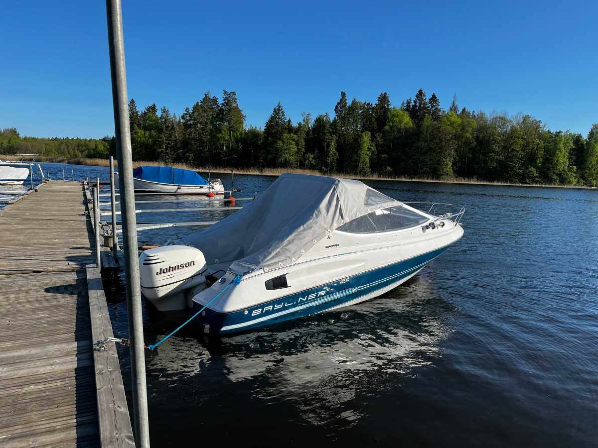Bayliner 1802 Capri Cuddy