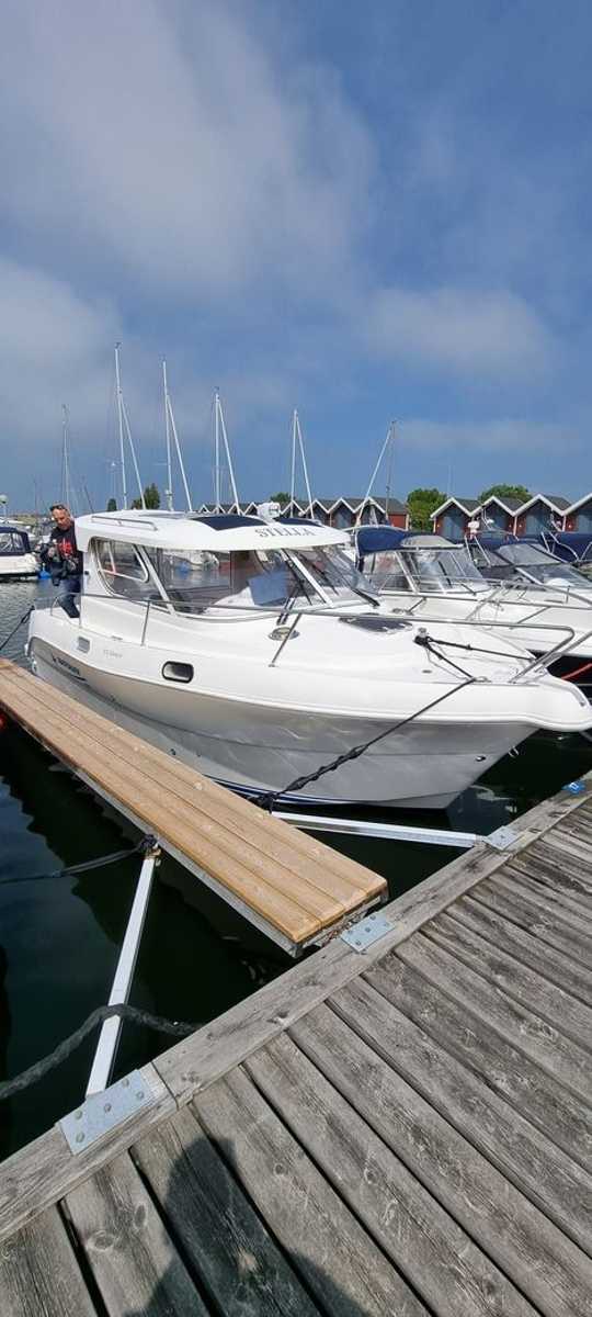 Quicksilver 700 Weekend