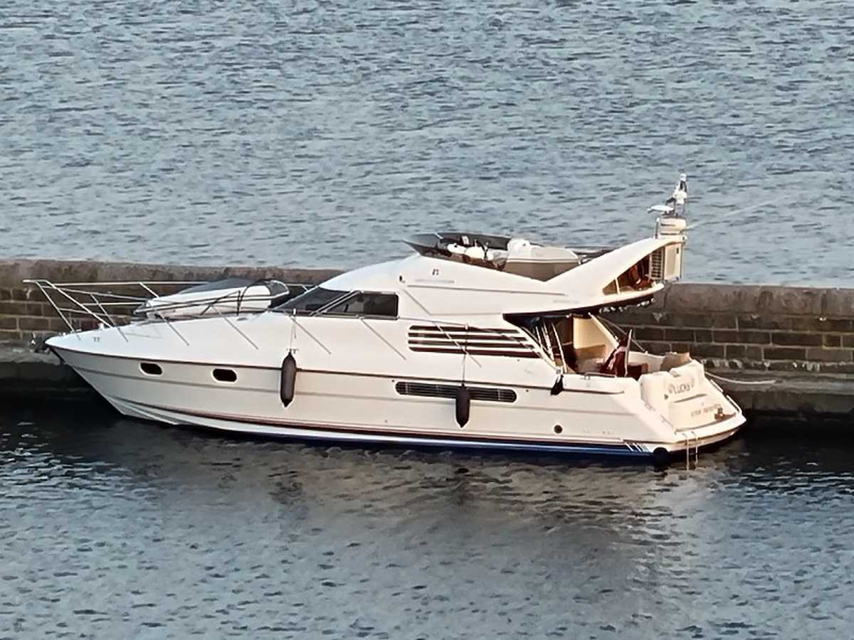Fairline Squadron 43