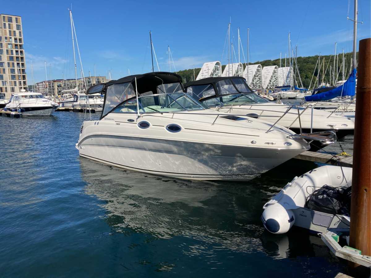 Sea Ray 240 Sundancer