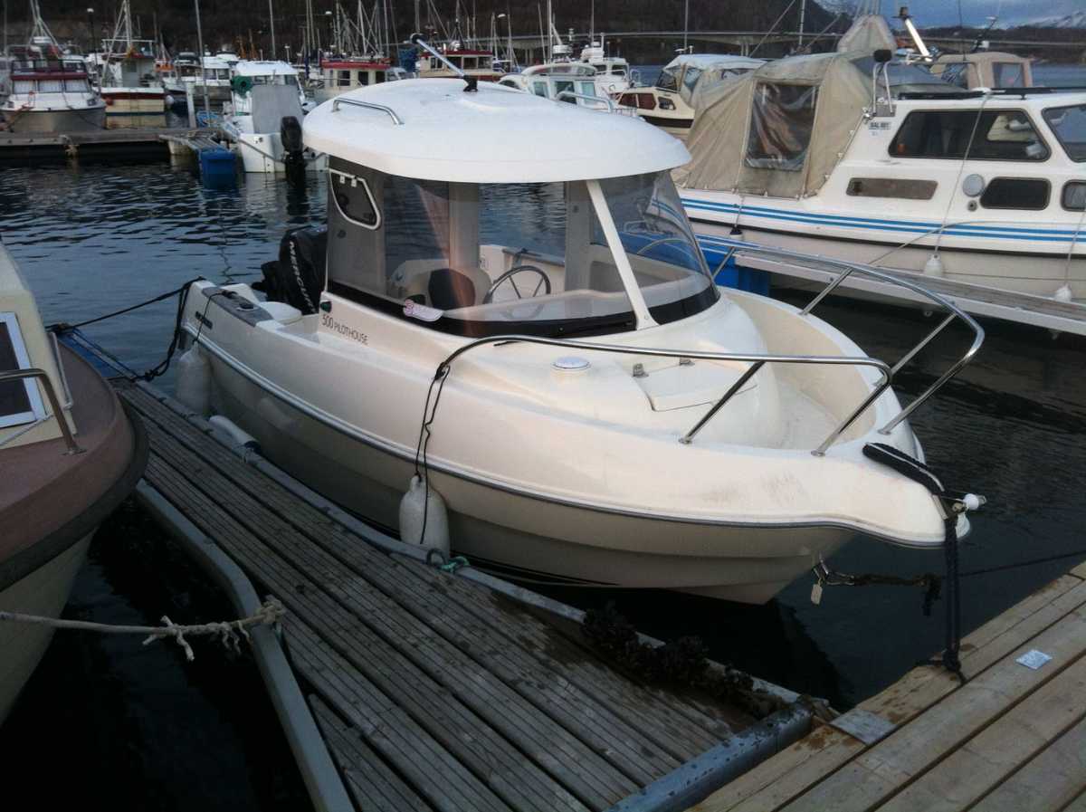 Quicksilver 500 Pilothouse