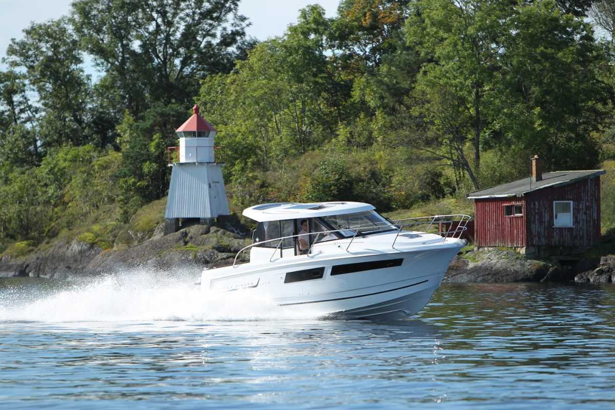 Jeanneau 855 Merry Fisher