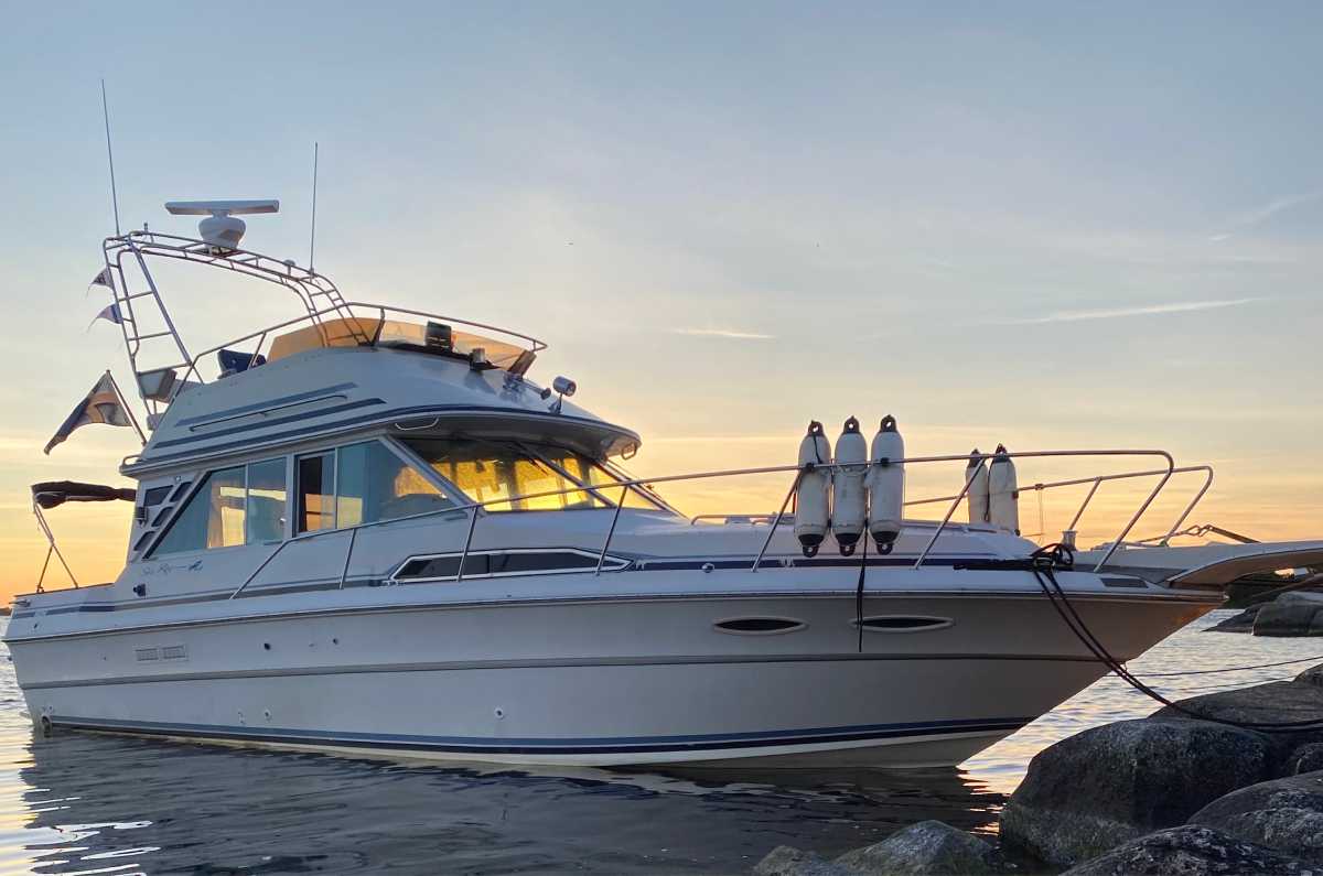 Sea Ray 340 Sedan Bridge