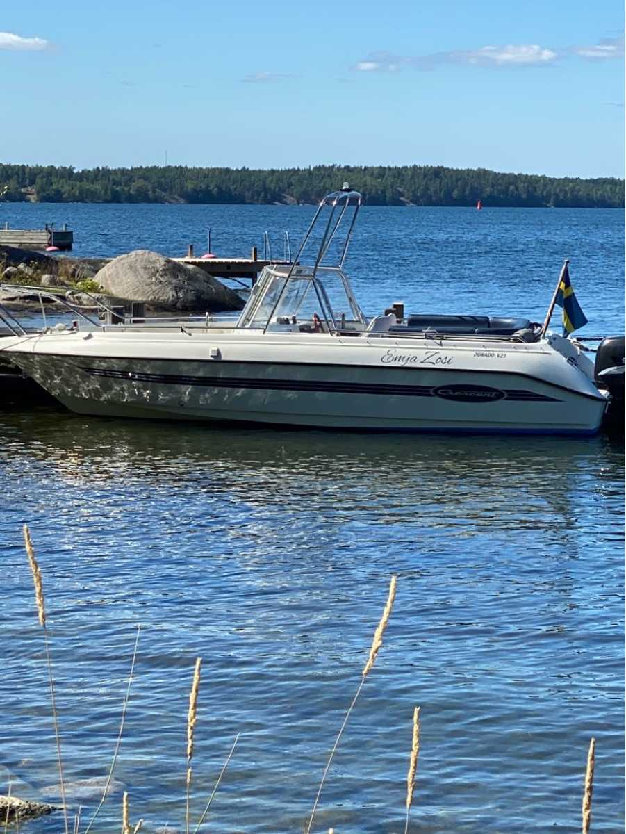 Crescent Dorado V23