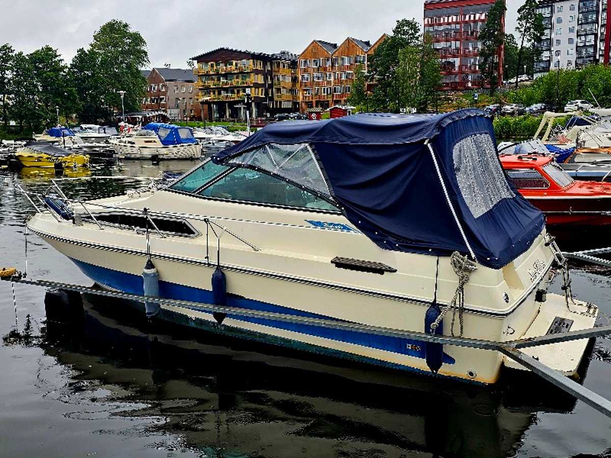Sea Ray 230 Weekender