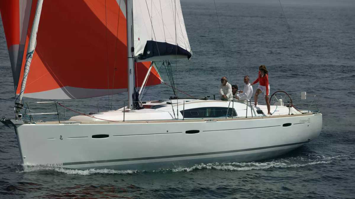 Beneteau Oceanis 43