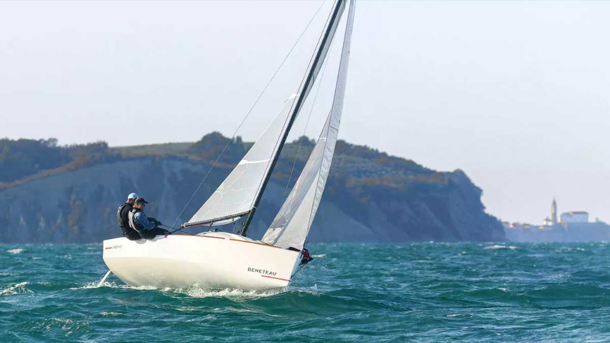 Beneteau First 18