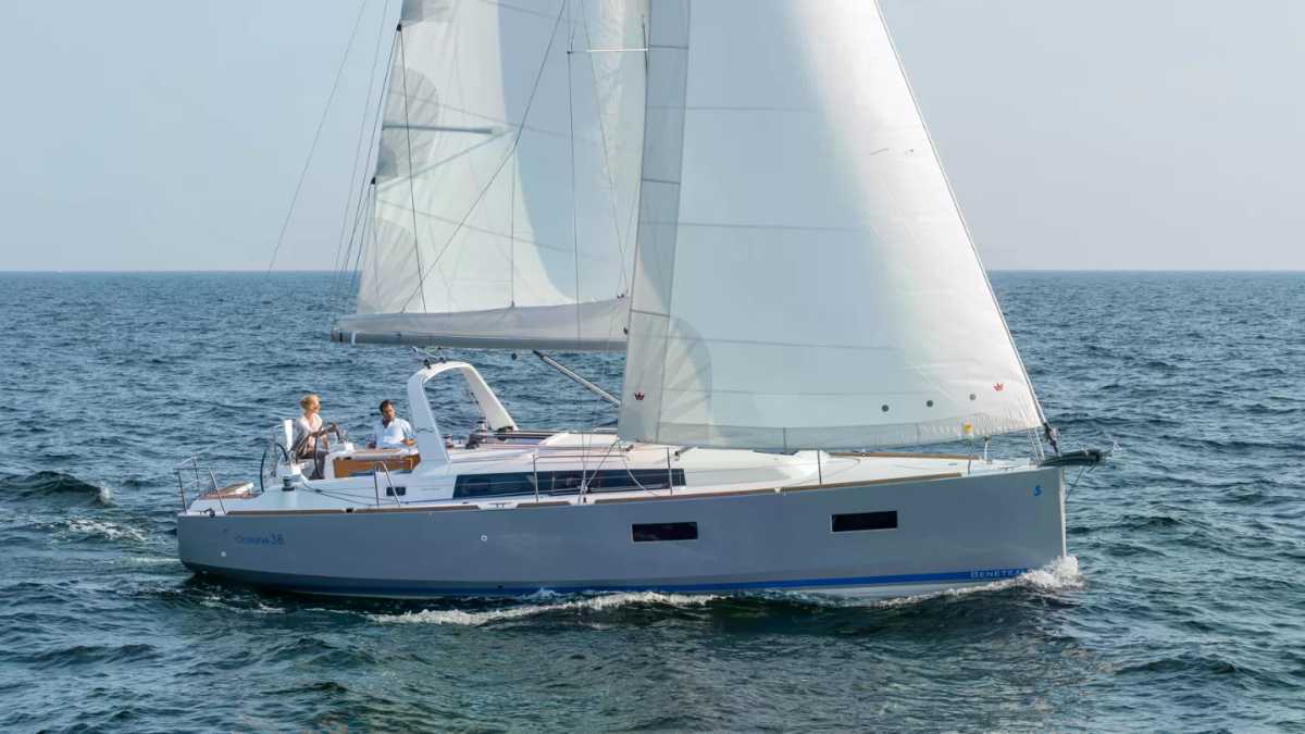 Beneteau Oceanis 38