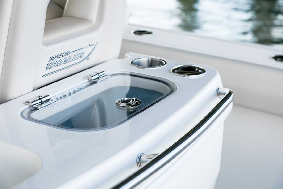 Boston Whaler 280 Outrage