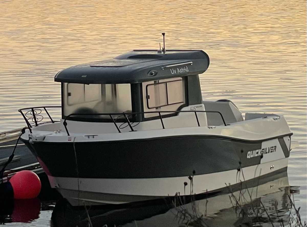Quicksilver 605 Pilothouse