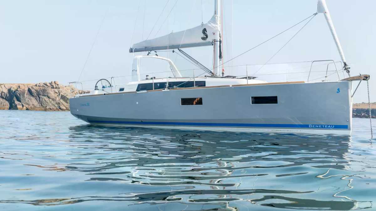 Beneteau Oceanis 38