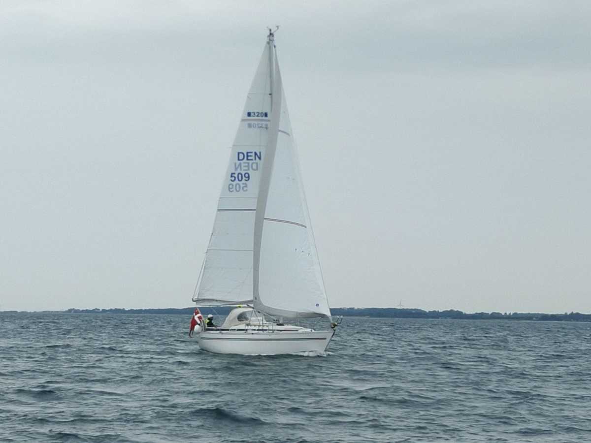 Bavaria 32