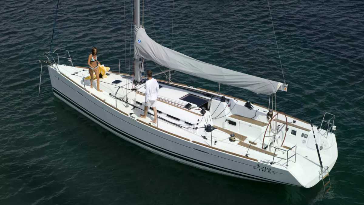 Beneteau First 40