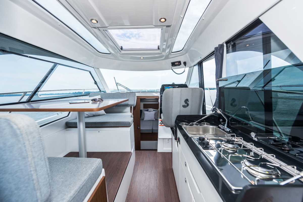 Beneteau Antares 9