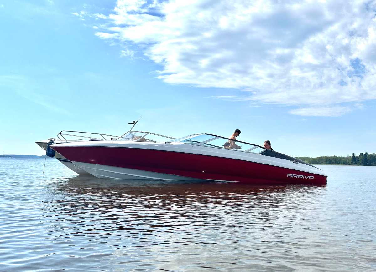 Bayliner 2452 Arriva Cuddy