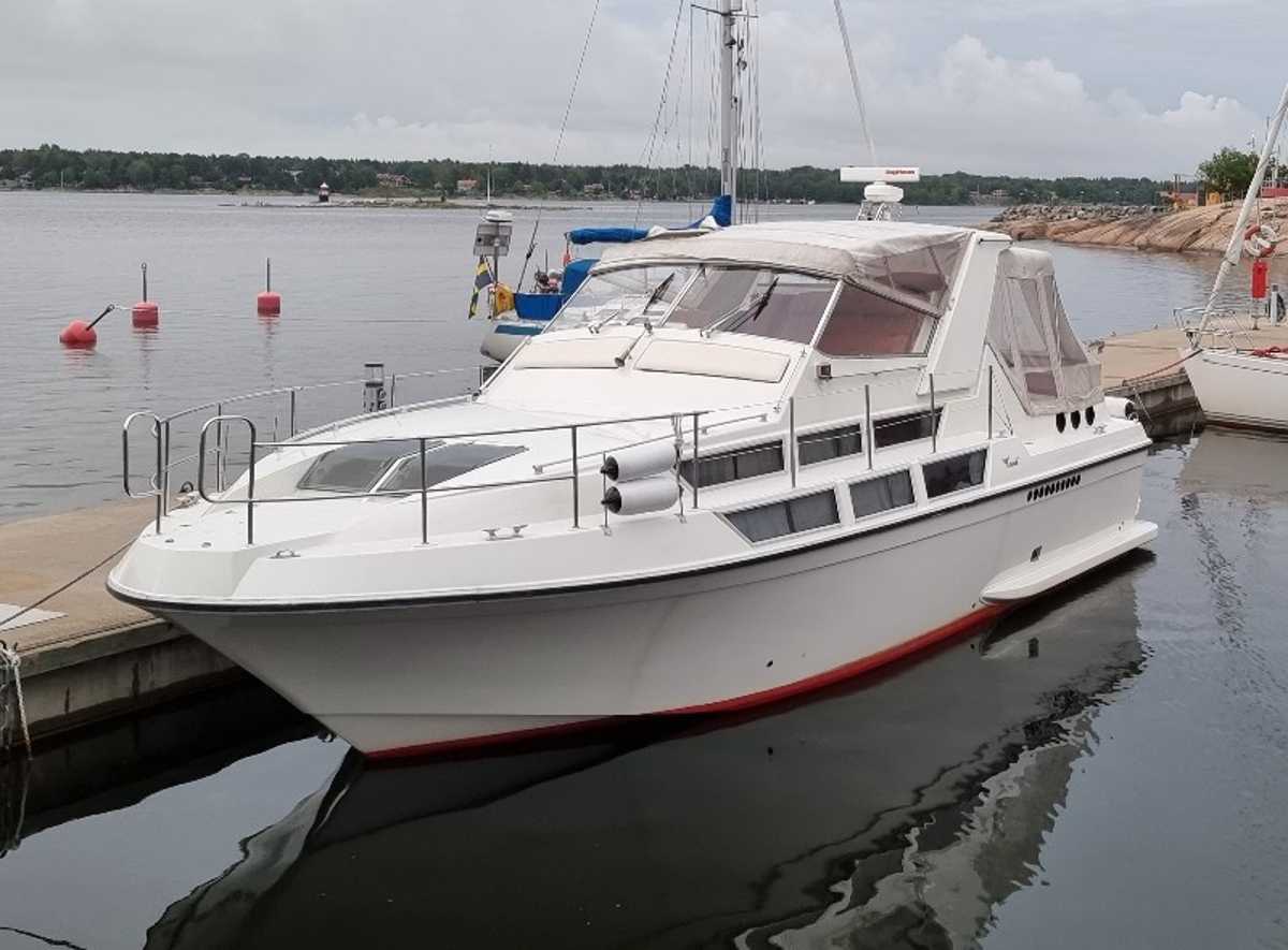 Coronet 38 Commander