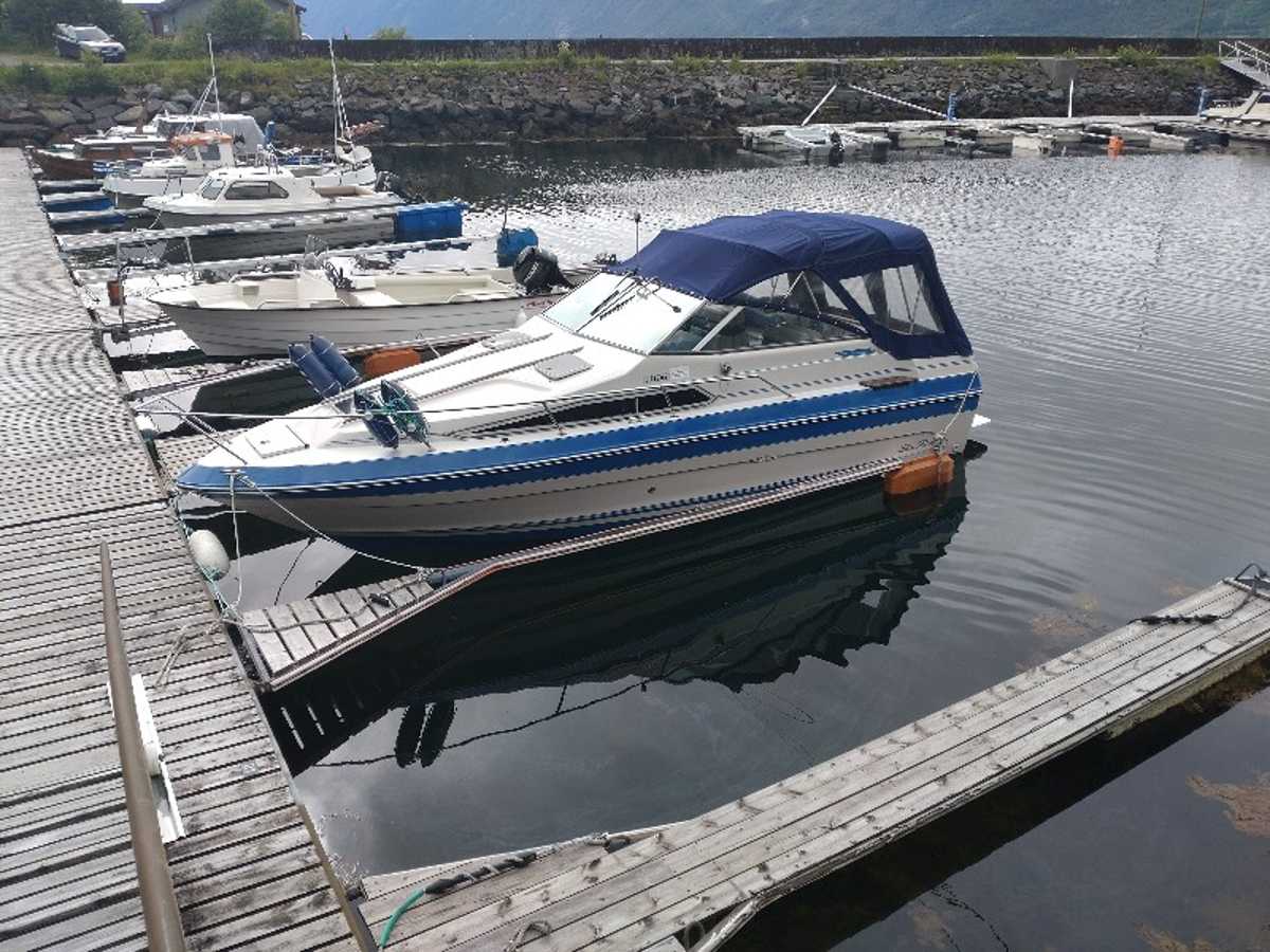 Sea Ray 230 Weekender