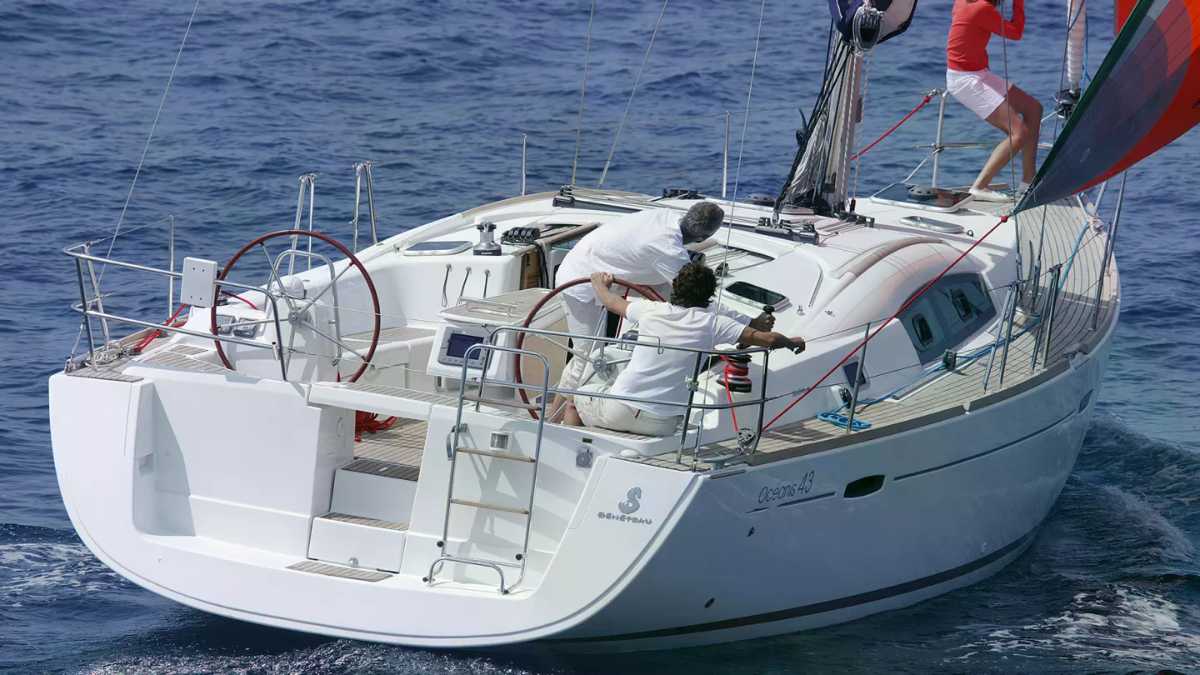 Beneteau Oceanis 43