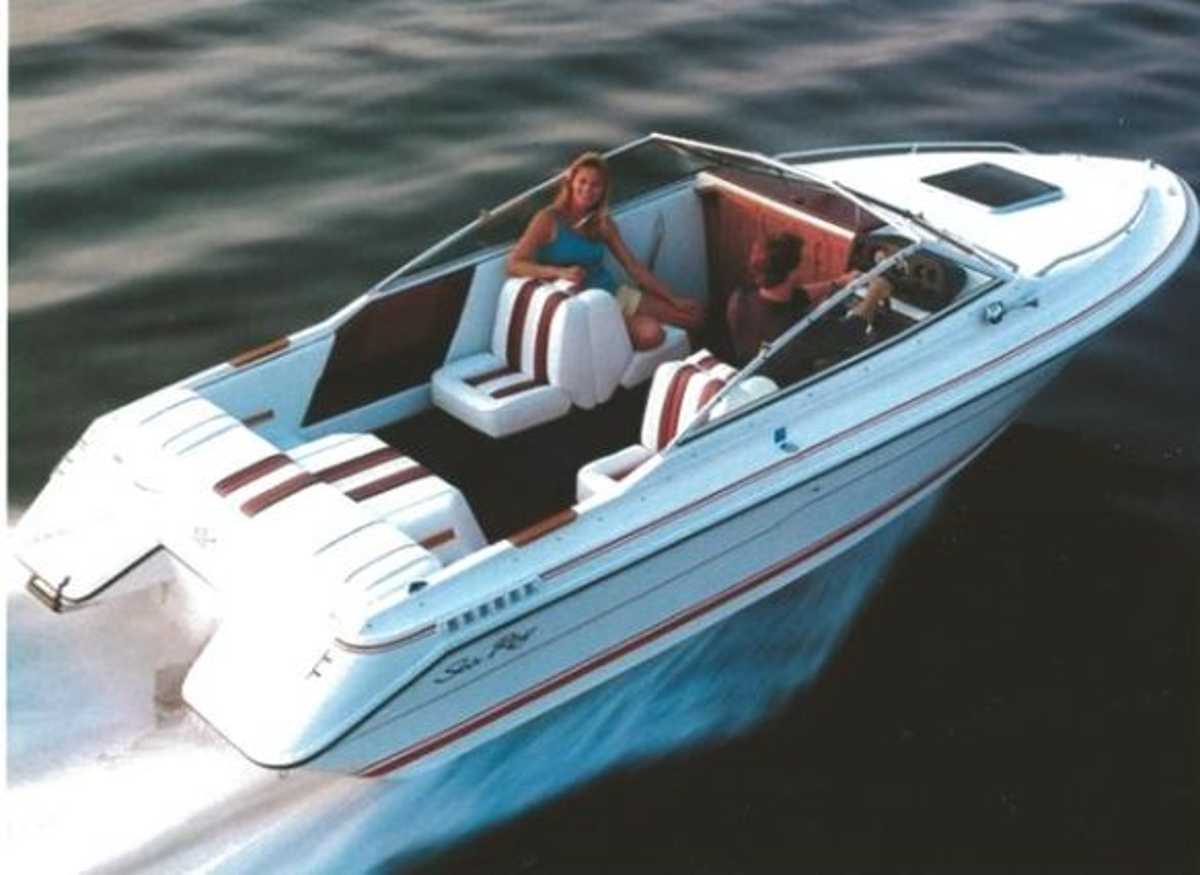 Sea Ray 200 Cuddy Cabin