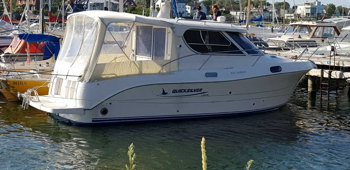 Quicksilver 700 Weekend