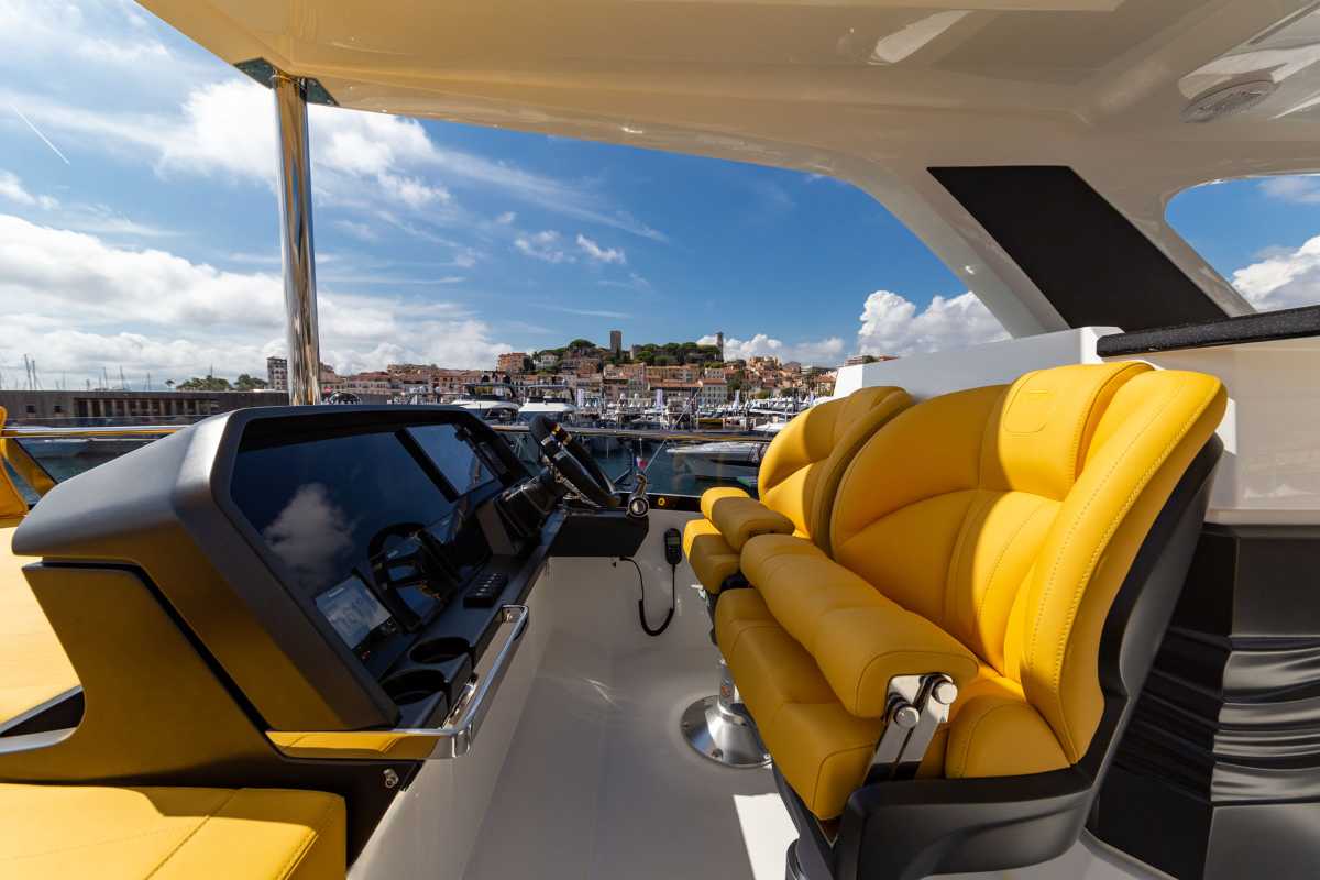 Galeon 680 Fly