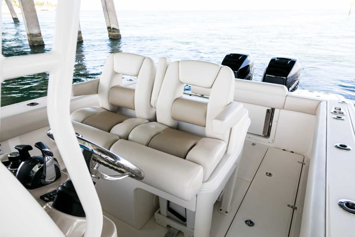 Boston Whaler 280 Outrage
