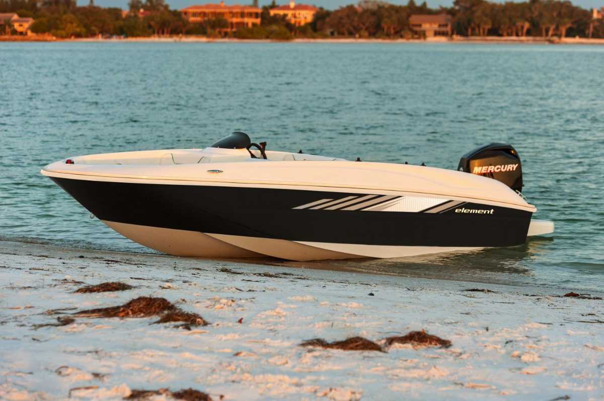 Bayliner Element E16