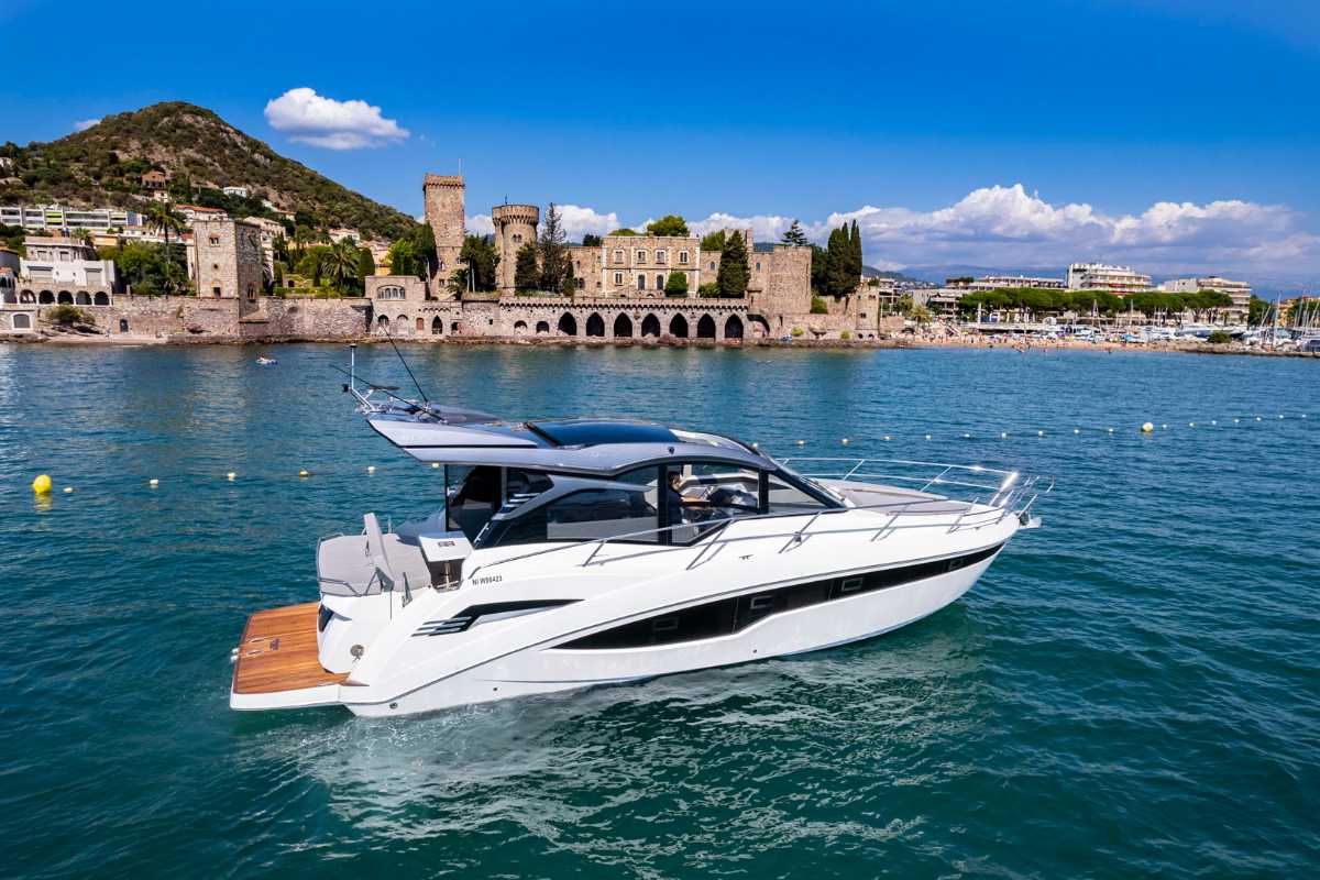 Galeon 425 Hts