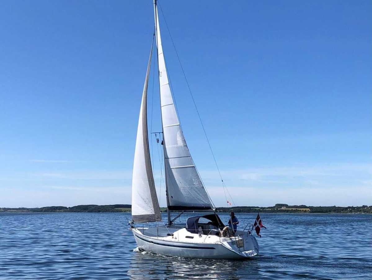 Bavaria 32