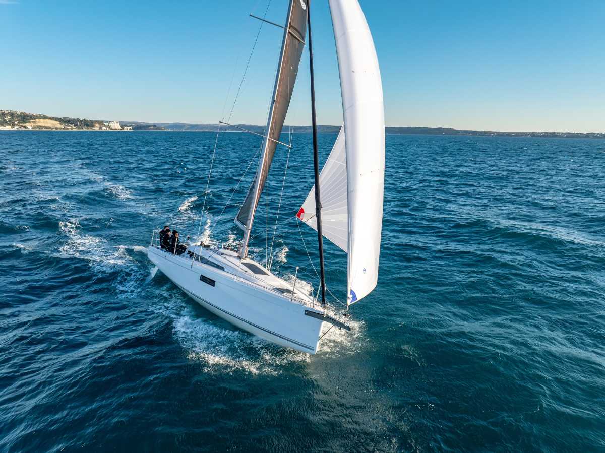 Beneteau First 30 (2025-)