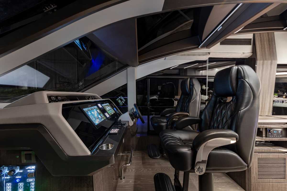 Galeon 650 Skydeck