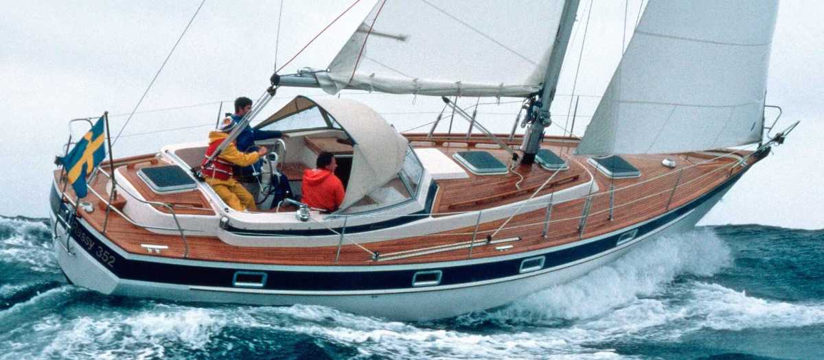 Hallberg-Rassy 352