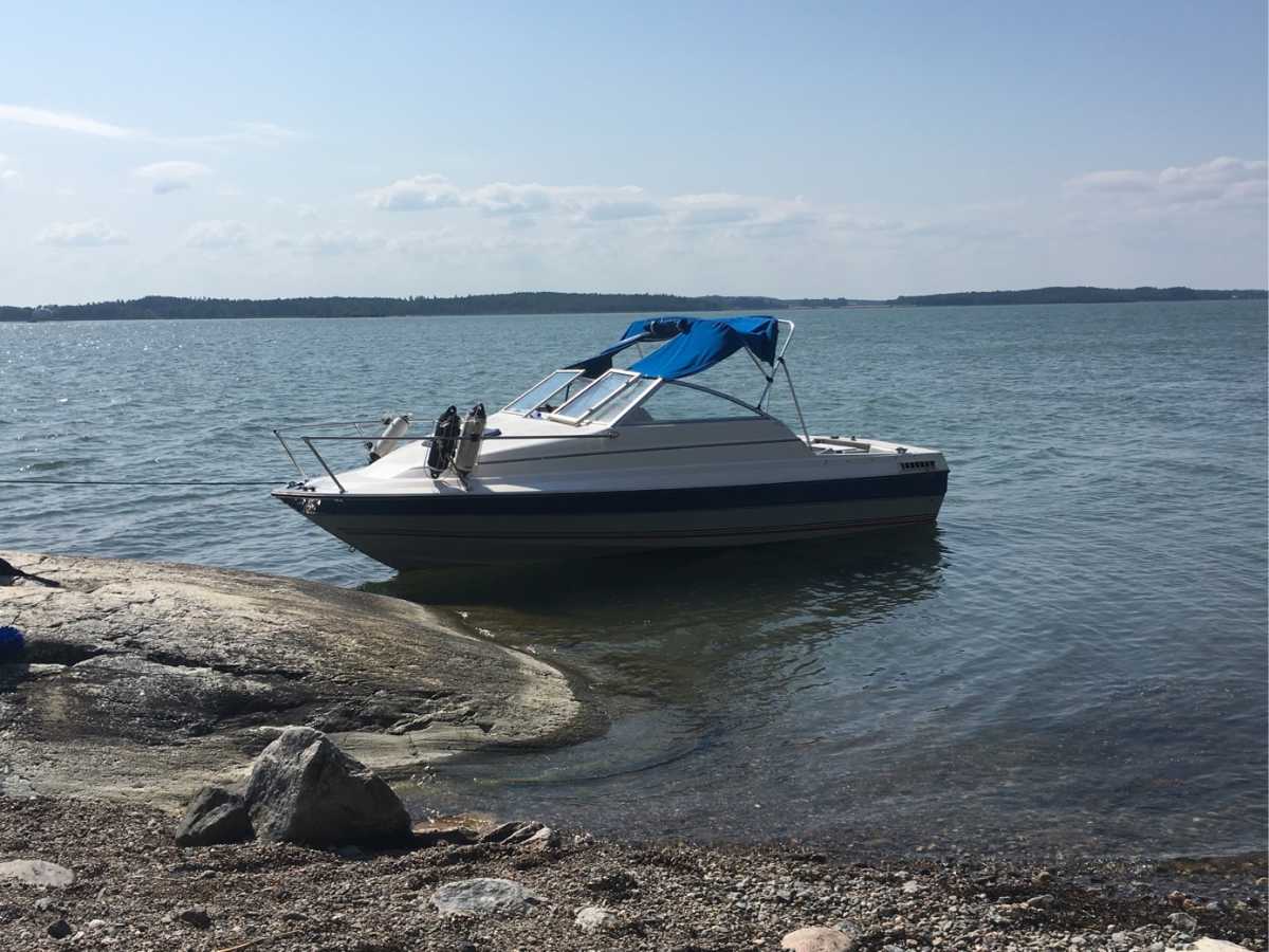 Bayliner 1950 Capri Cuddy
