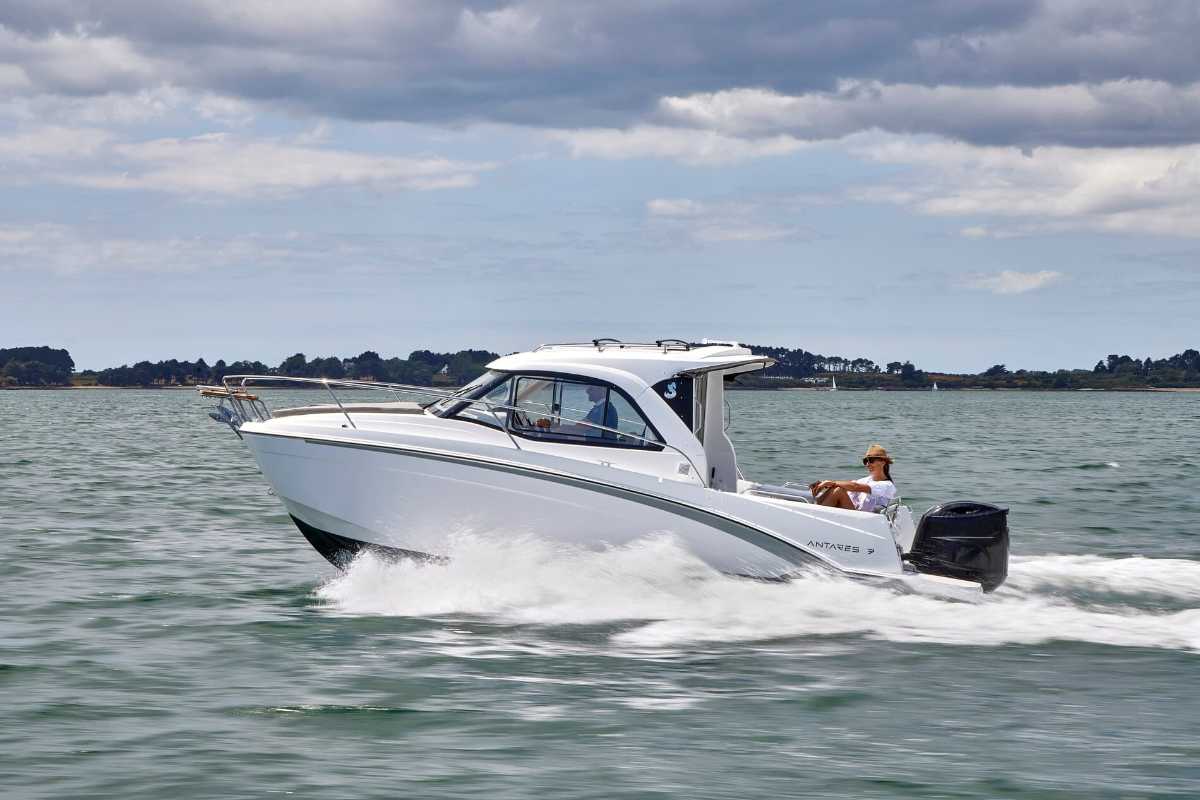 Beneteau Antares 7