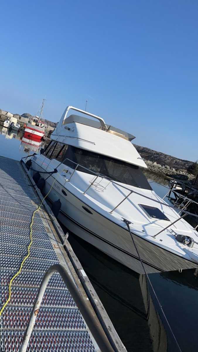 Bayliner 3058 Command Bridge