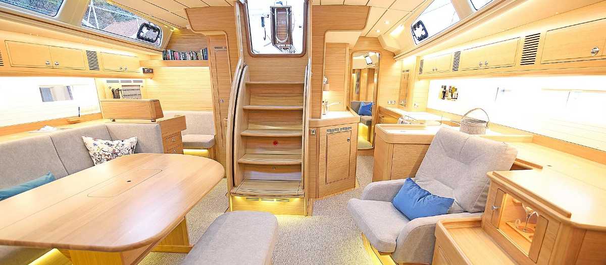 Hallberg-Rassy 57