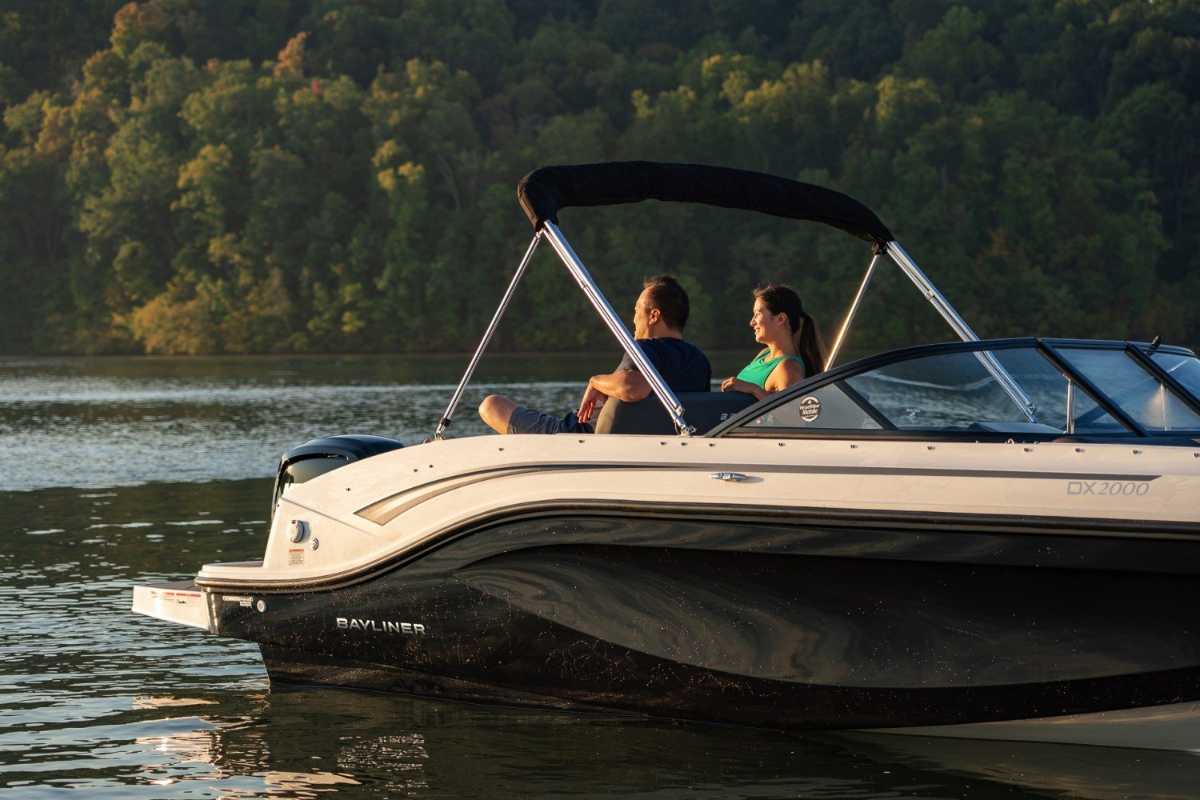 Bayliner DX2000